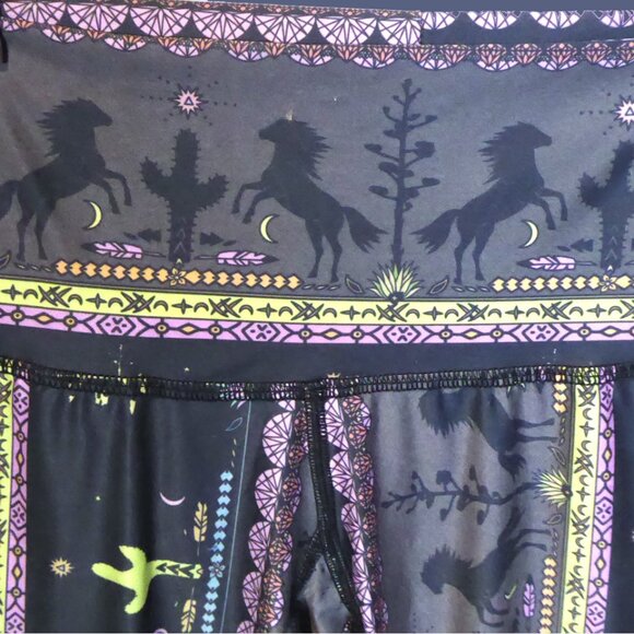 Teeki WILD AND FREE yoga leggings size small - Picture 3 of 5